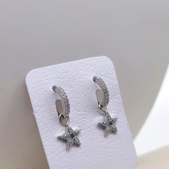 925 Sterling Silver Star Design Earrings - Picture 3 of 5